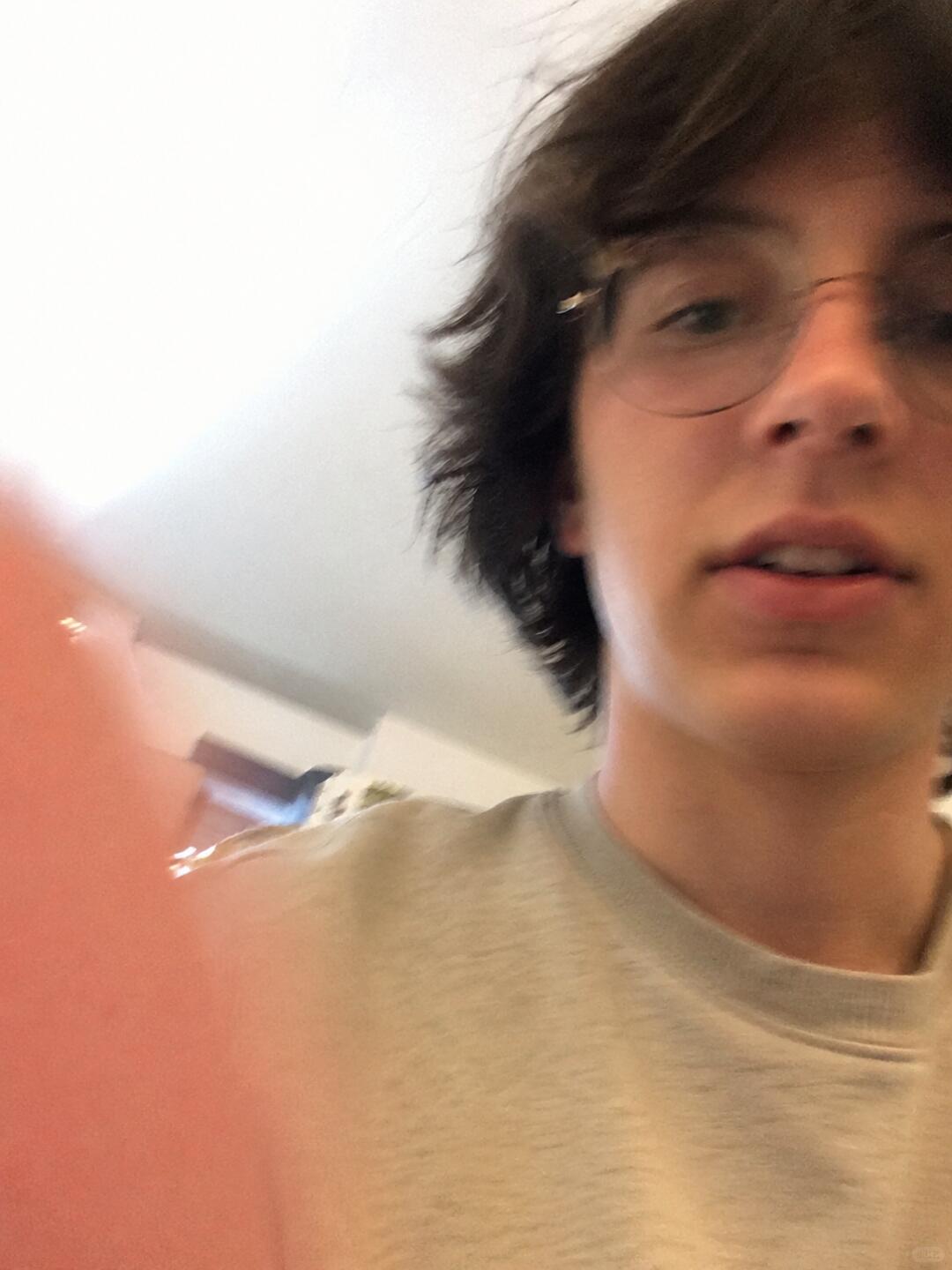 卧槽这就是 ChatGPT 的自拍照吗